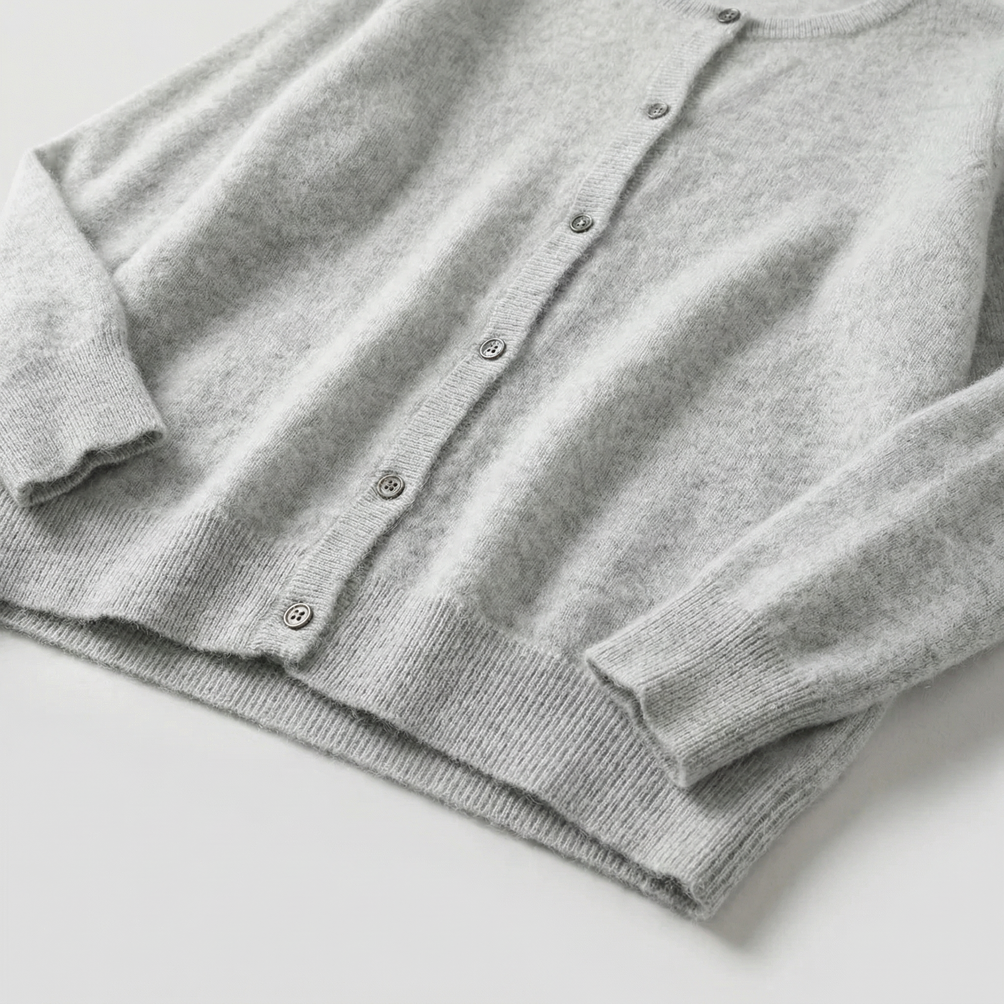 Men's Cashmere Blend Cardigan, Relaxed O-Neck Layering Piece for Fall