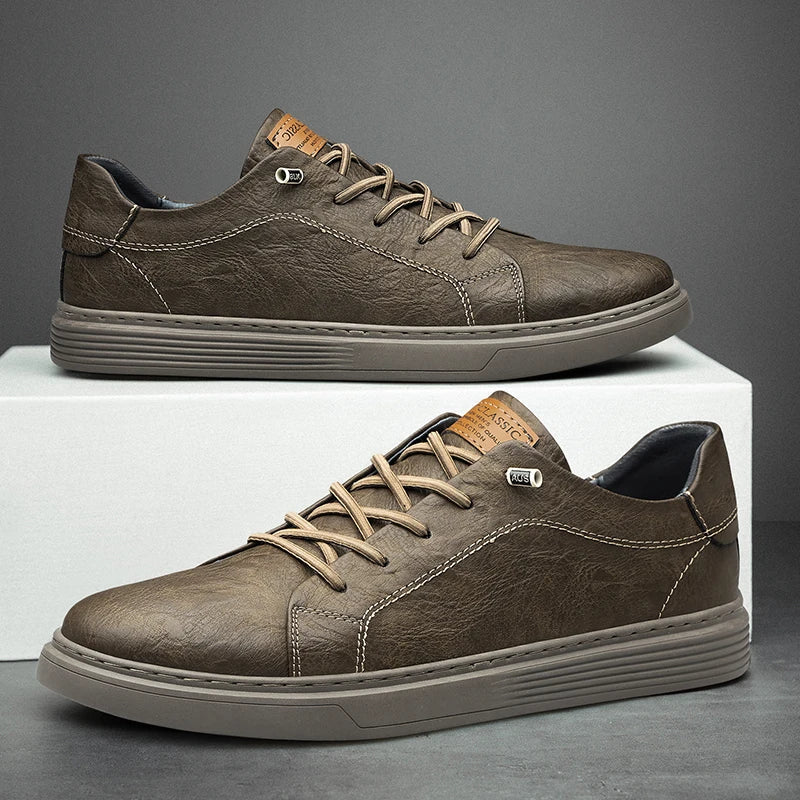 Men's Breathable Low-Top Sneakers with Lace-Up Closure